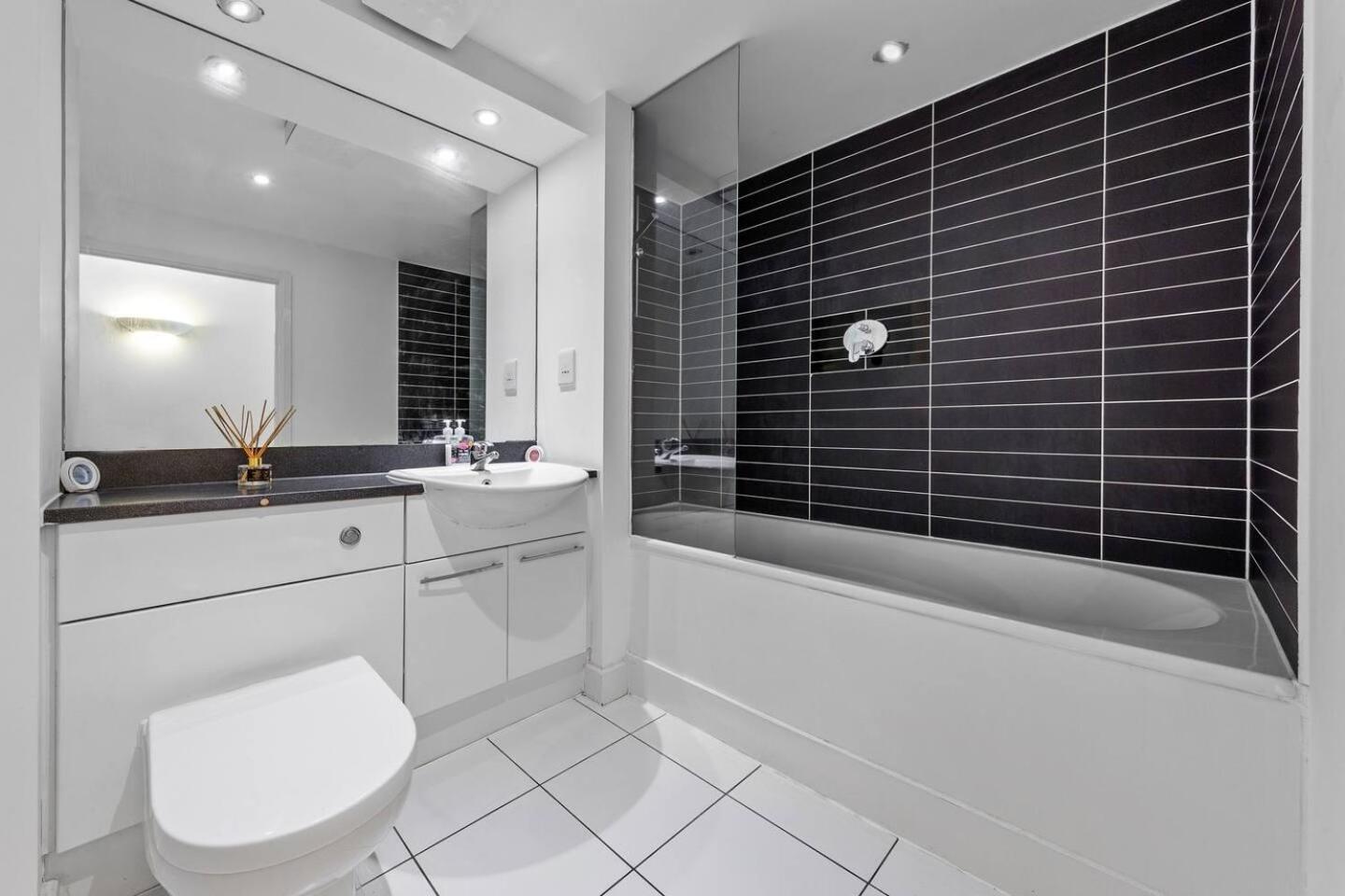 Lovely & Cosy 2 Beds London Skyline View Exterior photo